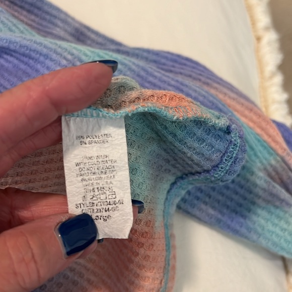 Tie-dyed oversized lightweight hoodie! So very comfortable! Size L - Picture 5 of 5